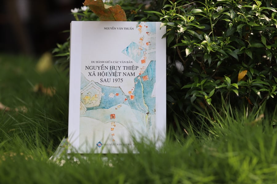 Du hành giữa các văn bản - Nguyễn Huy Thiệp xã hội Việt Nam sau 1975
