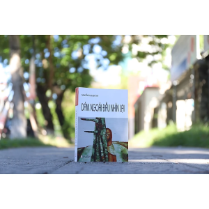 DÁM NGOÁI ĐẦU NHÌN LẠI - Nguyễn Thị Tịnh Thy